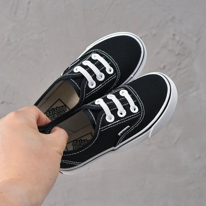 Kid Sneakers 2025 Summer New Kids Canvas Shoe Small Medium Large Kid Shoe Allmatch Women Sneaker Boy Shoes Parent-child Shoes